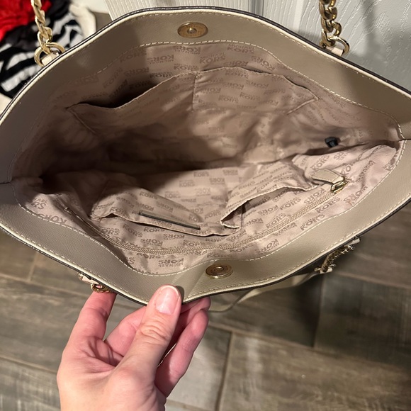 Michael Kors- Tote. - Picture 3 of 3